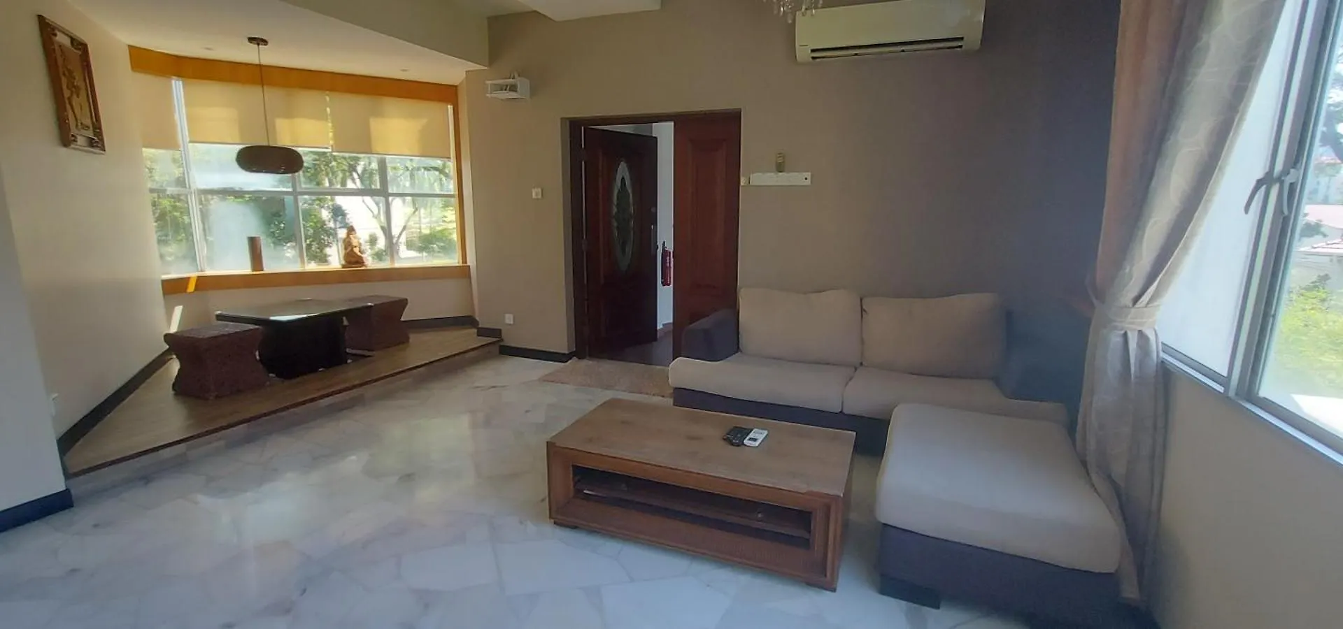 Formal Kelawai Ville George Town Appartement
